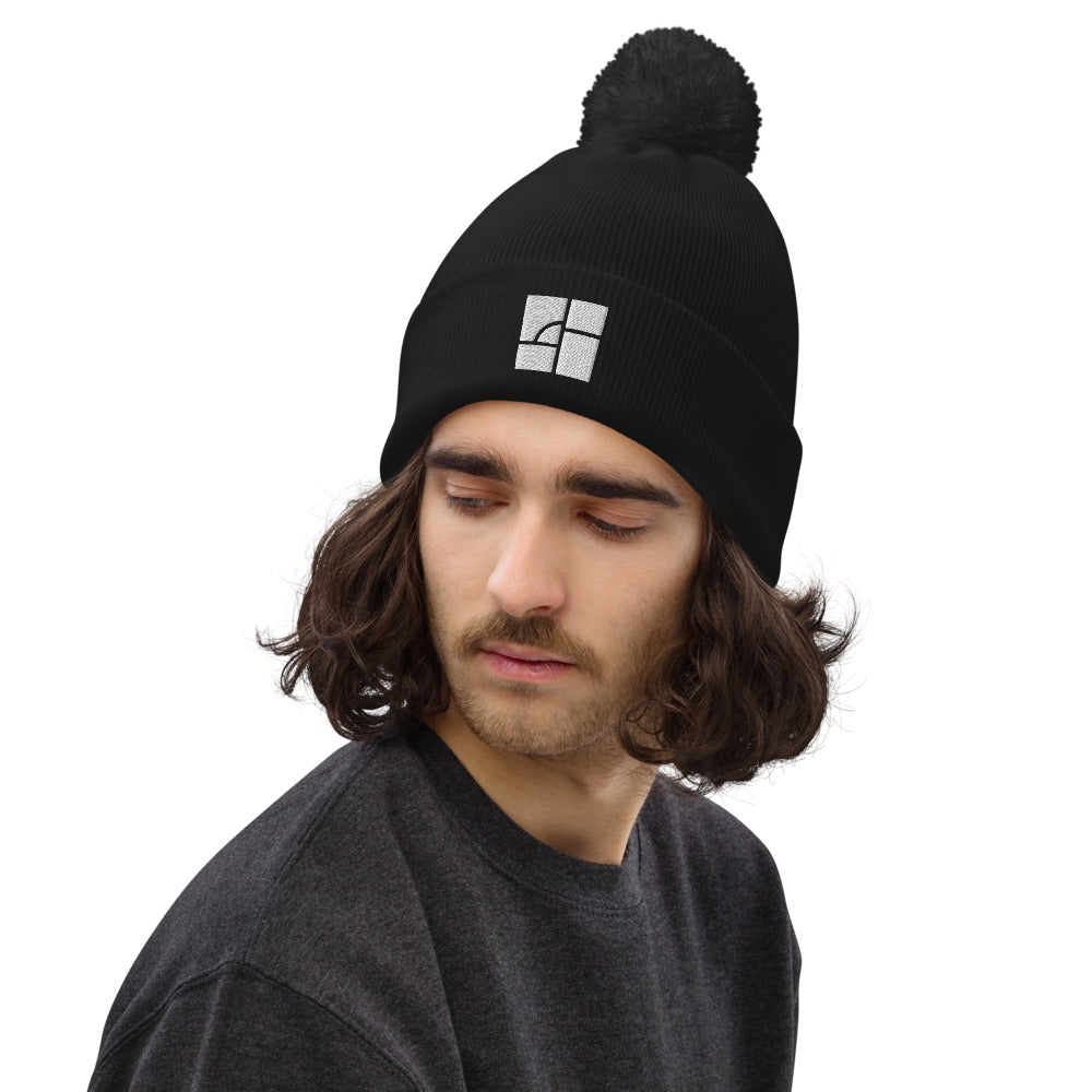 Pom pom beanie