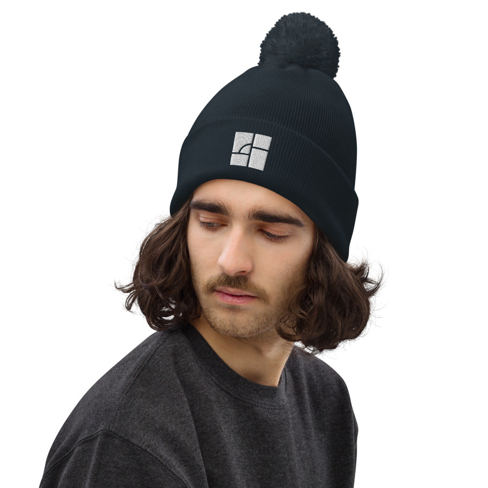 Pom pom beanie